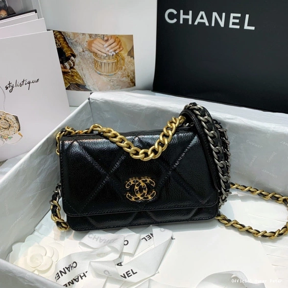 Hyper Peter WALLET ON CHANEL19 CHAIN 0708